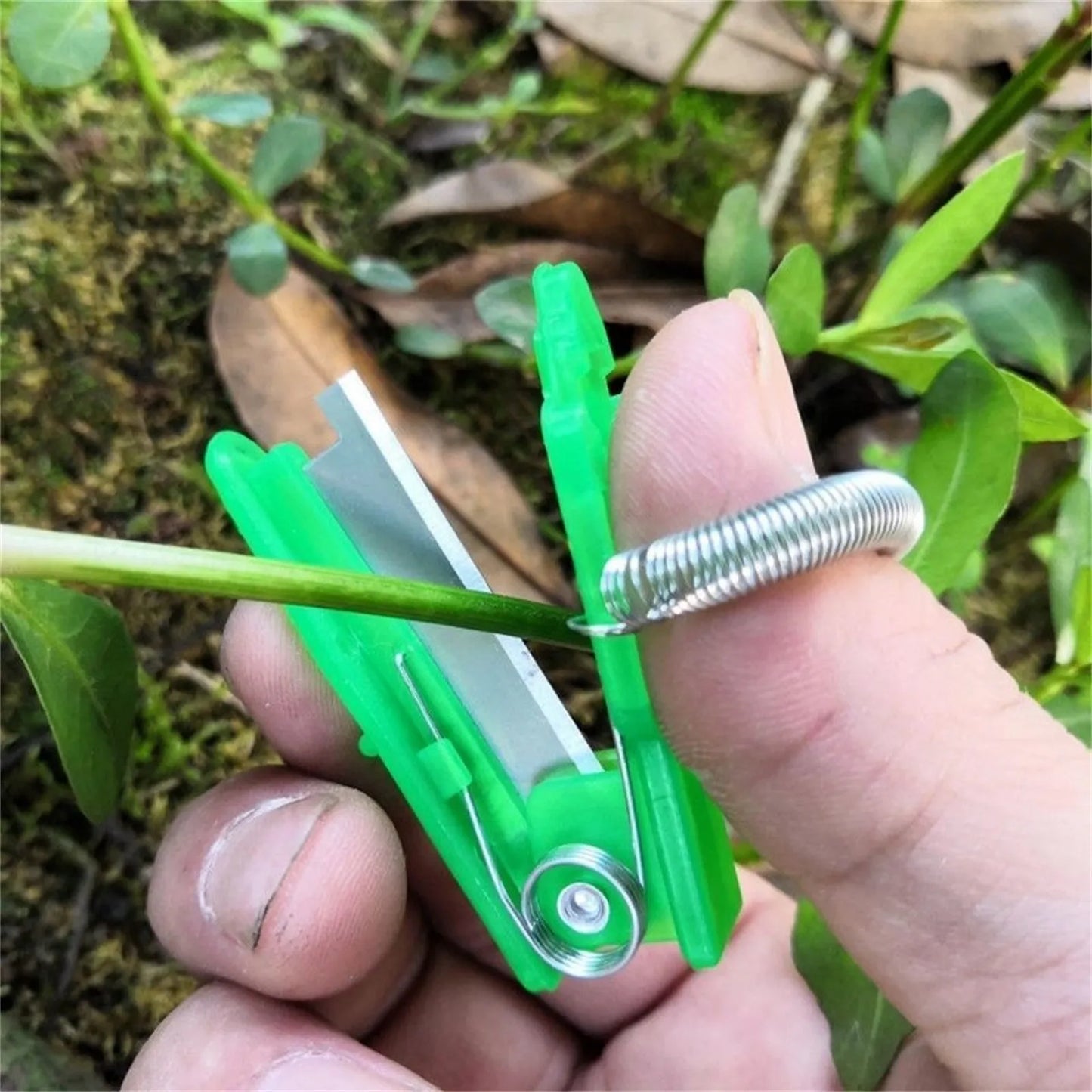 Small Thumb Pruning Scissors Multifunction Vegetable Fruits Picking Device Practical Orchard Gardening Branches Pruning Tools