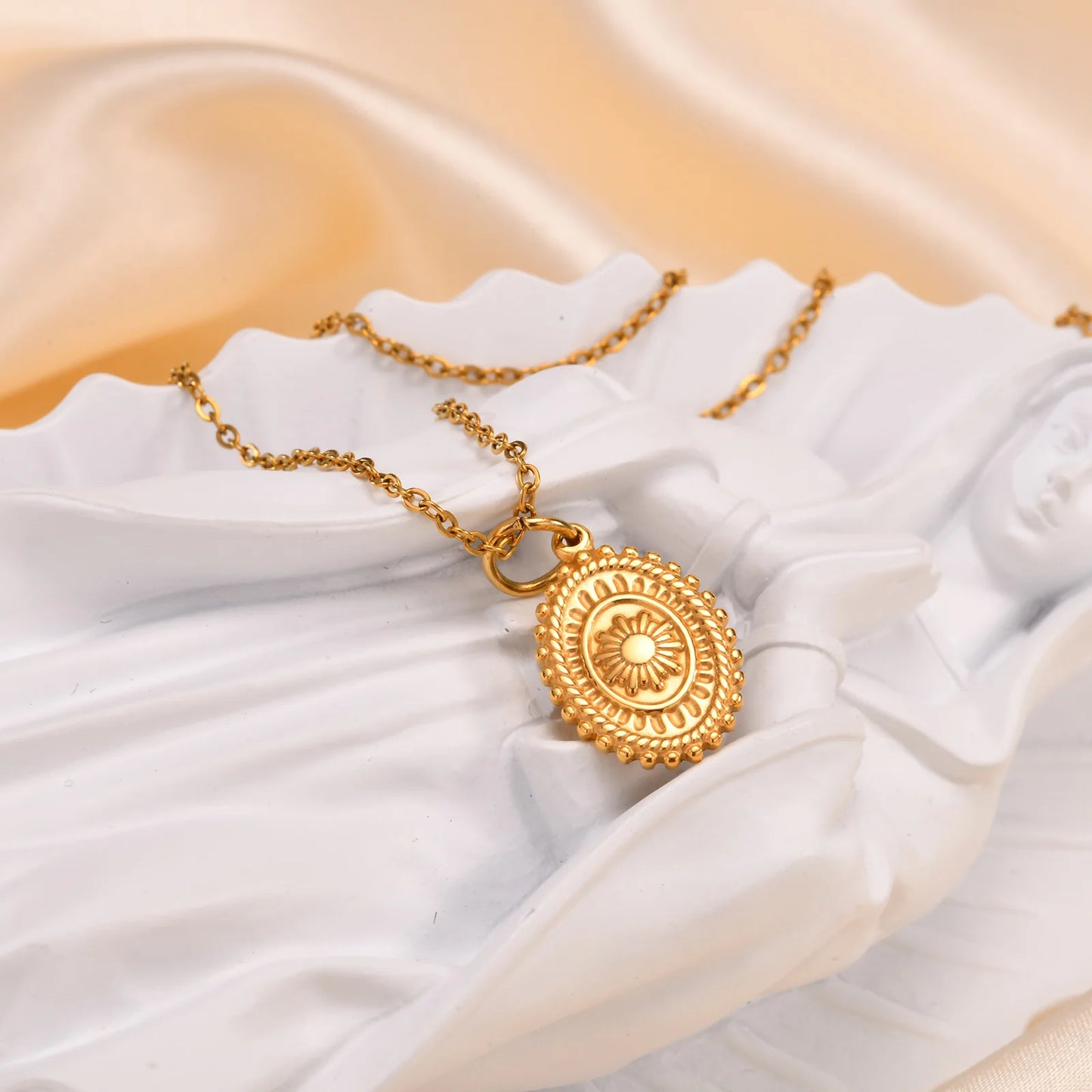 Stainless Steel Spiral Sun Flower Pendant Necklace for Women 18K Gold Plated Stackable Boho Necklace Waterproof Fashion Jewelry