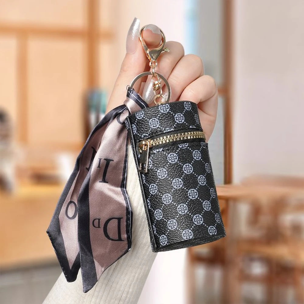 High-end luxury coin purse pendants, earphone cases, lipstick mini keychain bags, retro bucket mouth red envelopes, and simple p
