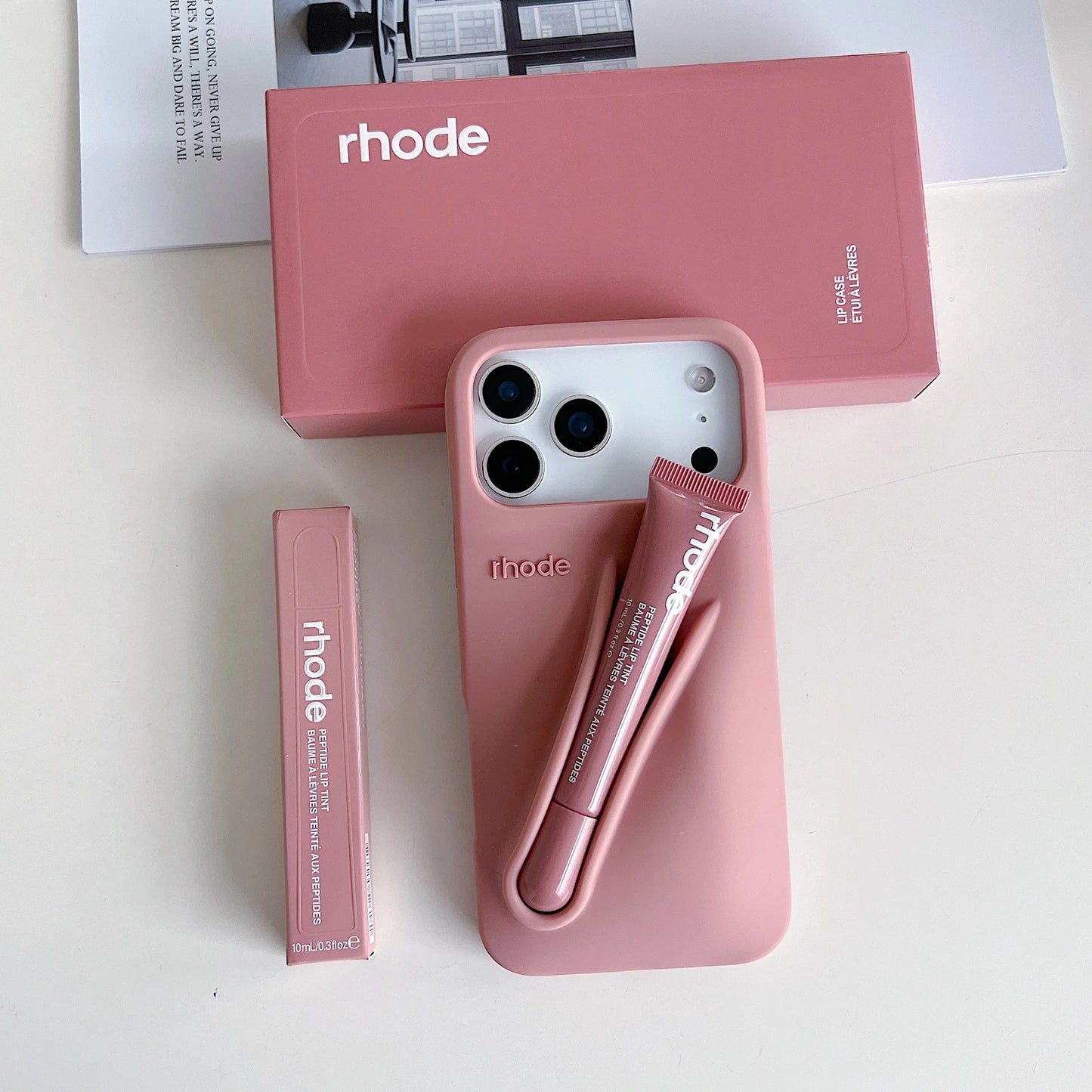 RHODE lip gloss, suitable for iPhone 11/13/14/15/16/17 Pro Max Plus, makeup lip gloss silicone protective cover, with lip gloss