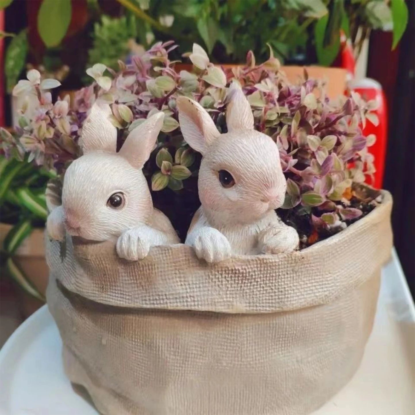 Resin Easter Bunny Planter Decorative Rabbits Flower Pots Ornament Cute Nordic Style Planter for Home Courtyard Lawn Decoration