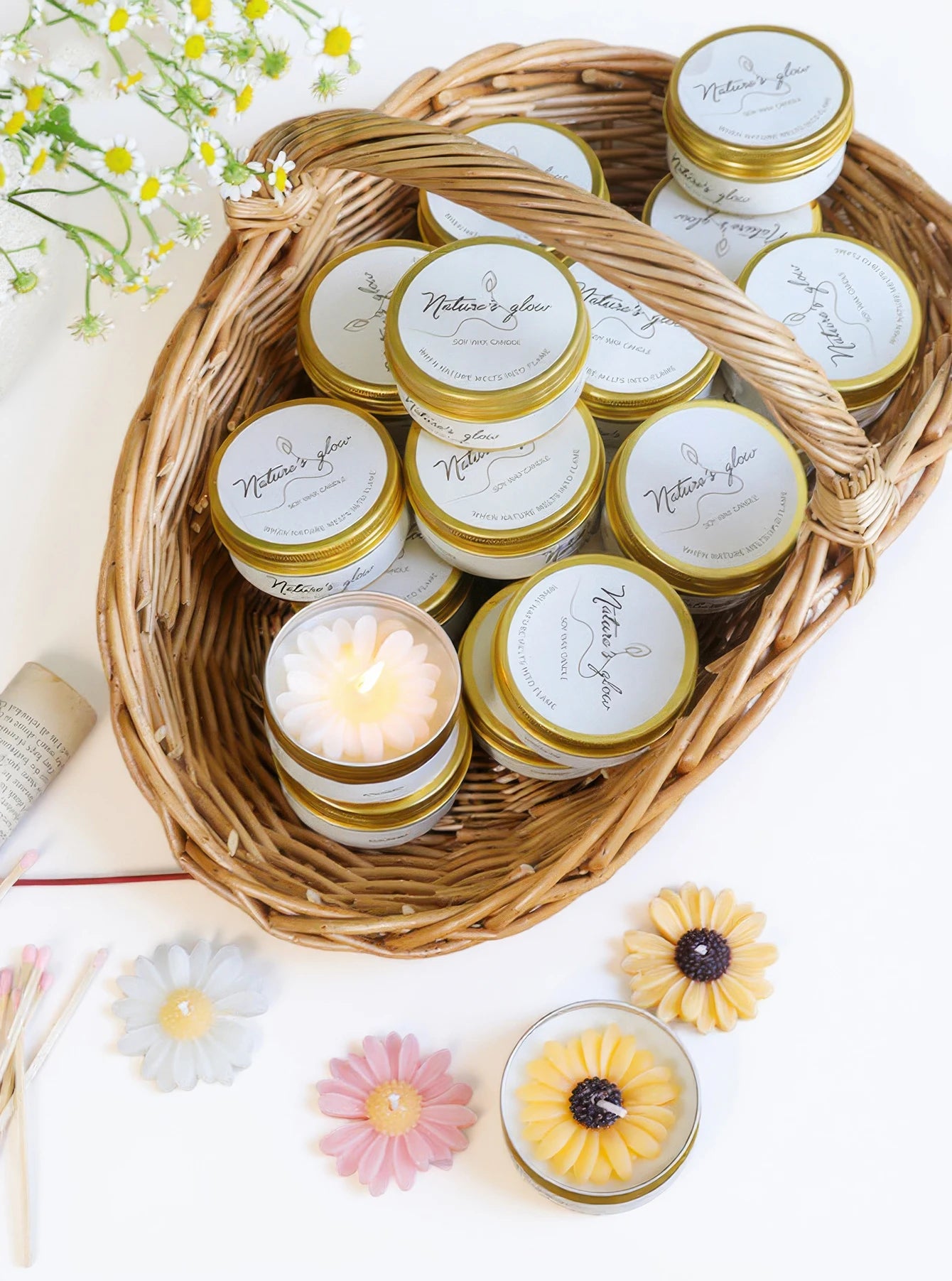 Chamomile Scented Candle Tin, Handmade Soy Wax Flower Candle, Smokeless Aroma Candle for Bedroom Decor, Romantic Gift for Women