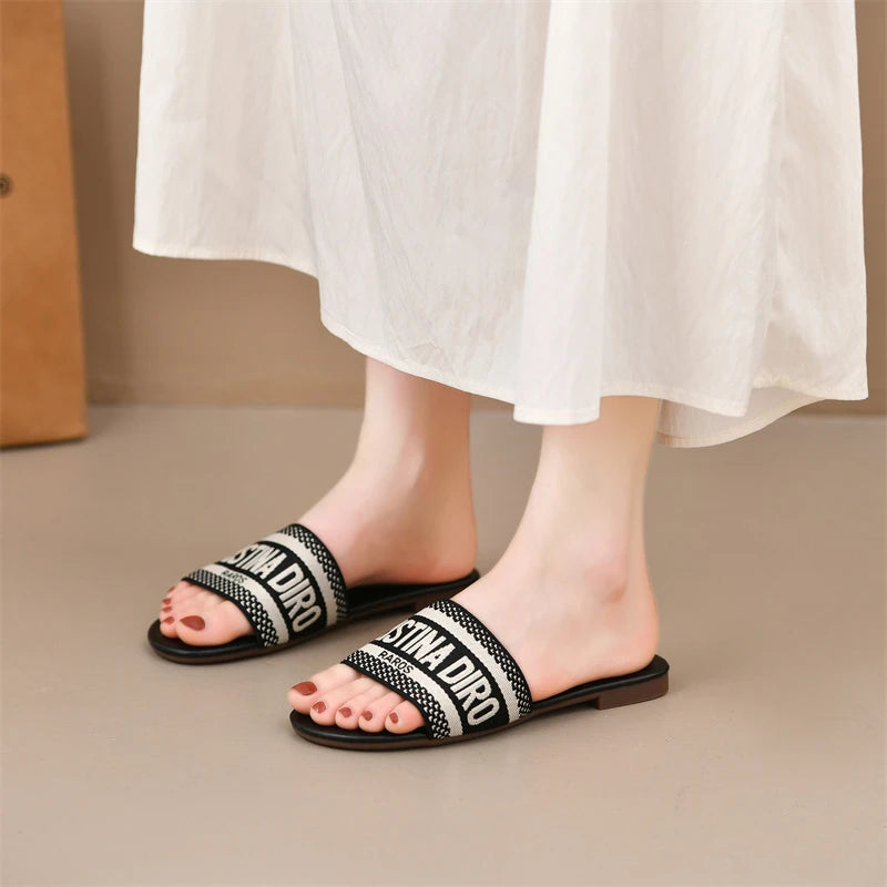 2026 New Casual Plus Size Flat Bottom Sandals Women's Hot Selling Vintage Outerwear Slippers Fashion Style Adult Footwear