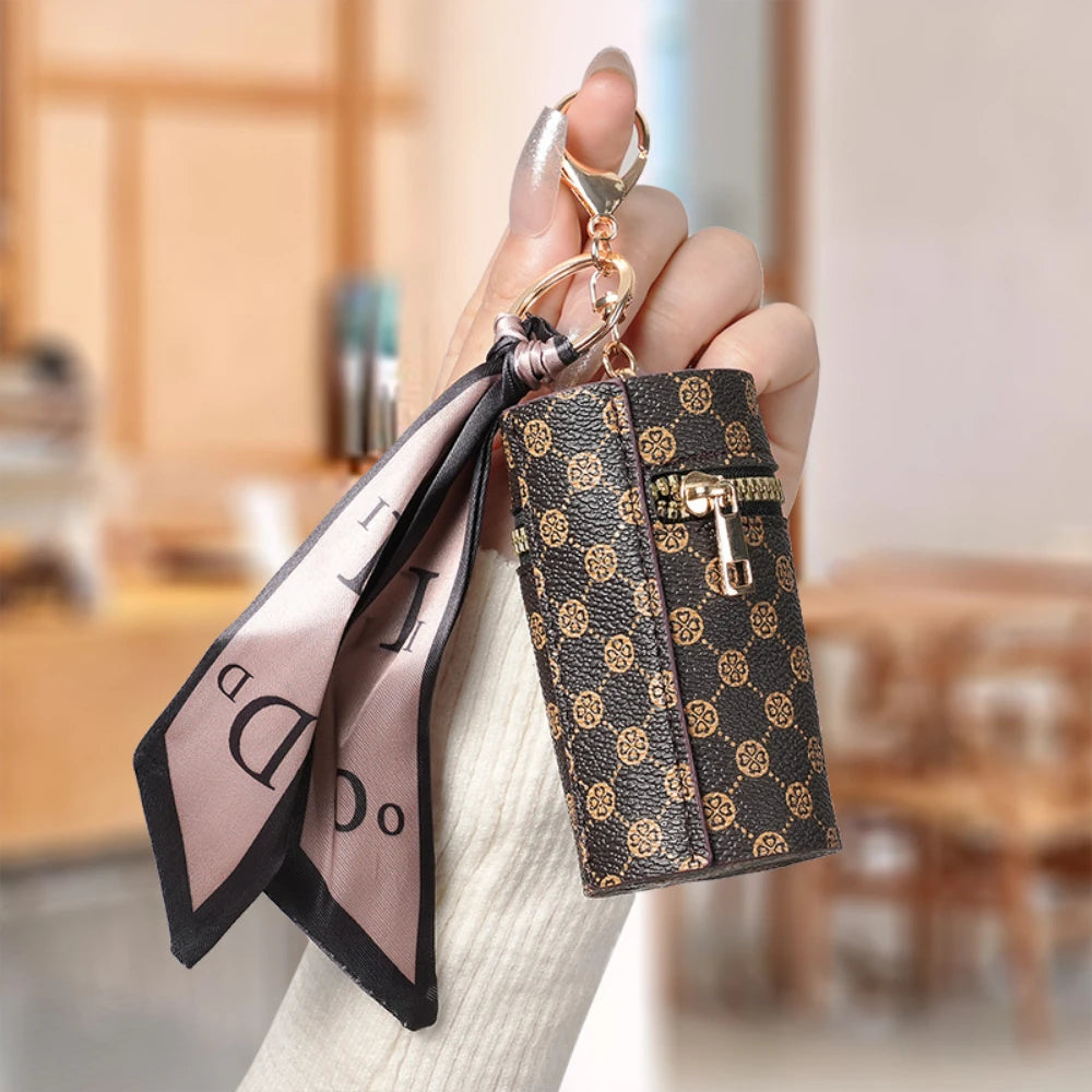 High-end luxury coin purse pendants, earphone cases, lipstick mini keychain bags, retro bucket mouth red envelopes, and simple p