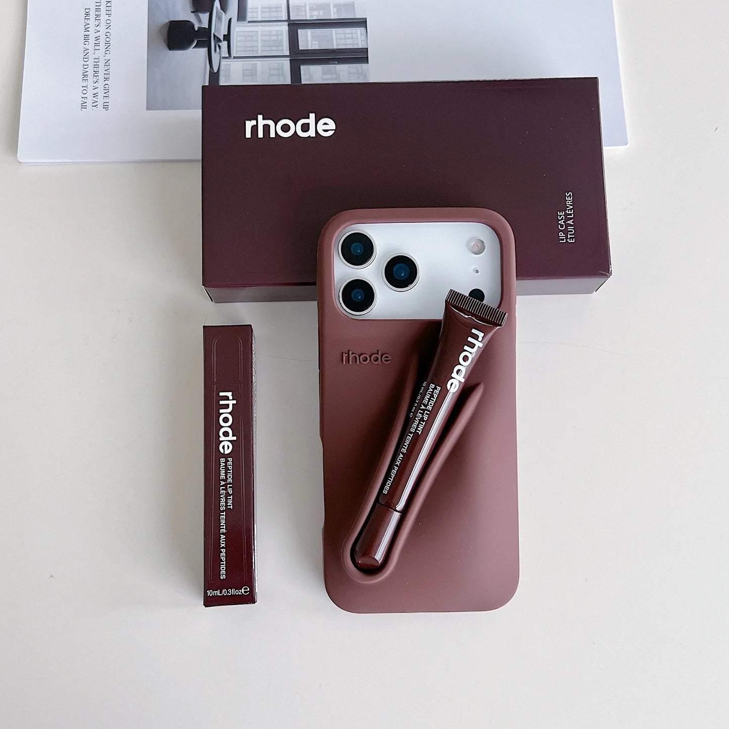 RHODE lip gloss, suitable for iPhone 11/13/14/15/16/17 Pro Max Plus, makeup lip gloss silicone protective cover, with lip gloss