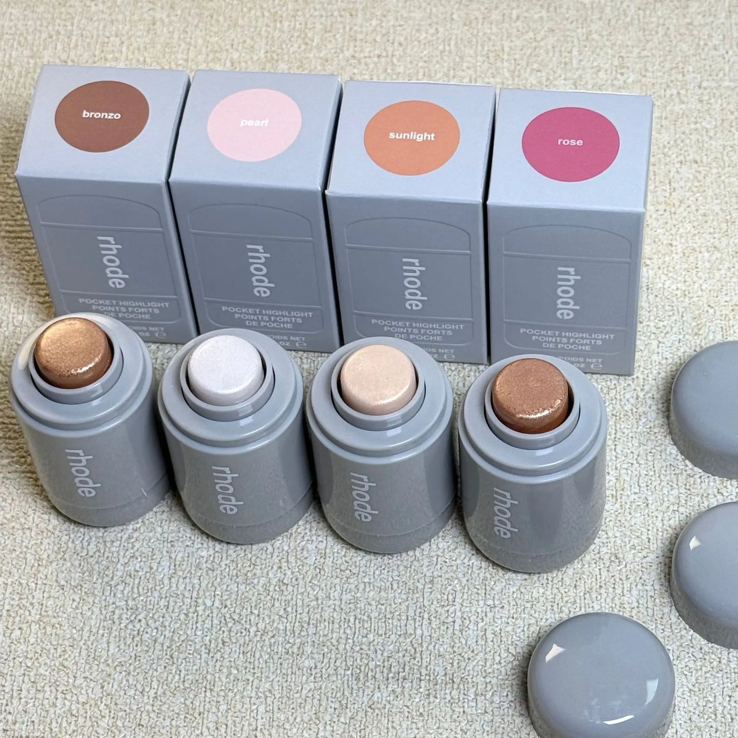 New Launched Rhode Highlight Stick Shiny Fine Glossy Cheekbones and Cheeks four Colors Brightening Bronzo Ssunlight Pearl Rose