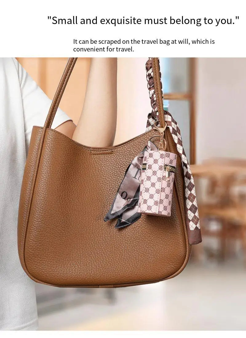 High-end luxury coin purse pendants, earphone cases, lipstick mini keychain bags, retro bucket mouth red envelopes, and simple p