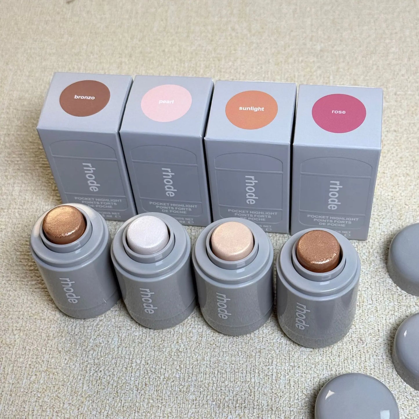 New Launched Rhode Highlight Stick Shiny Fine Glossy Cheekbones and Cheeks four Colors Brightening Bronzo Ssunlight Pearl Rose