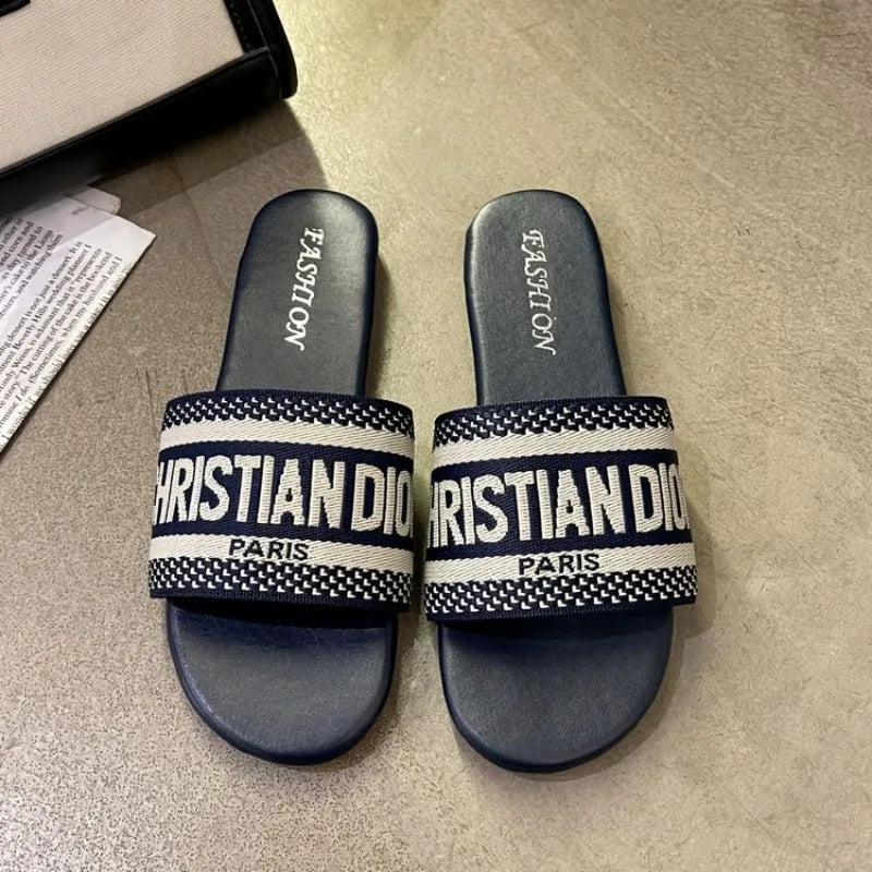 2026 New Casual Plus Size Flat Bottom Sandals Women's Hot Selling Vintage Outerwear Slippers Fashion Style Adult Footwear