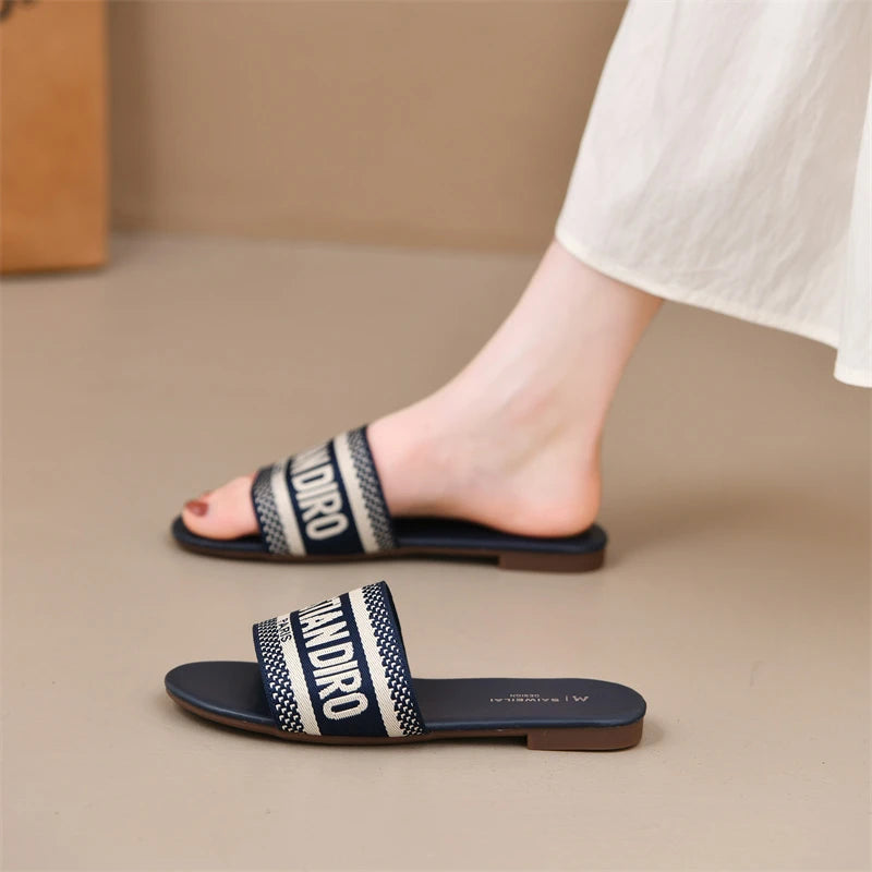 2026 New Casual Plus Size Flat Bottom Sandals Women's Hot Selling Vintage Outerwear Slippers Fashion Style Adult Footwear